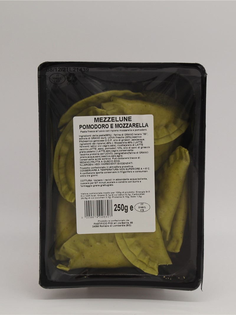 Product | MEZZELUNE MOZZARELLA E POMODORO 250g PASTA AL BASILICO